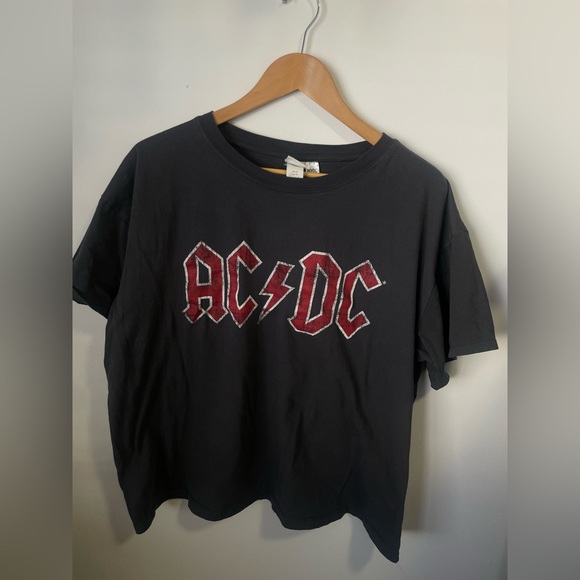H&M AC/DC Cropped Band Tee - Picture 1 of 2